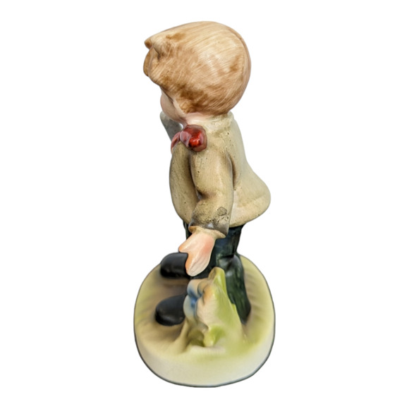 Goebel Hummel Figurine Little Boy Figure 
VINTAGE - Picture 5 of 8